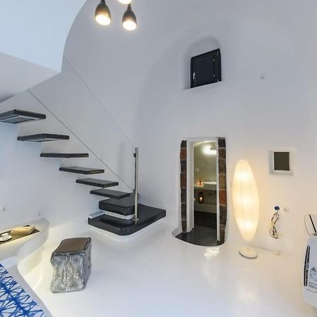 Апартаменти Santorini Traditional Apt With Private Hot Tub Фіра Екстер'єр фото