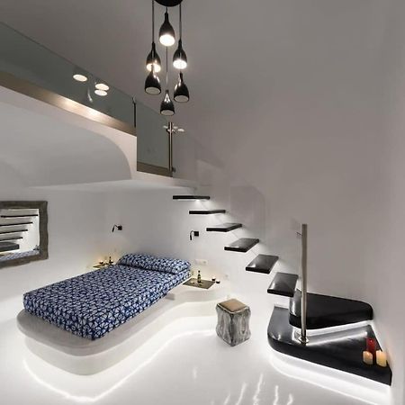 Апартаменти Santorini Traditional Apt With Private Hot Tub Фіра Екстер'єр фото