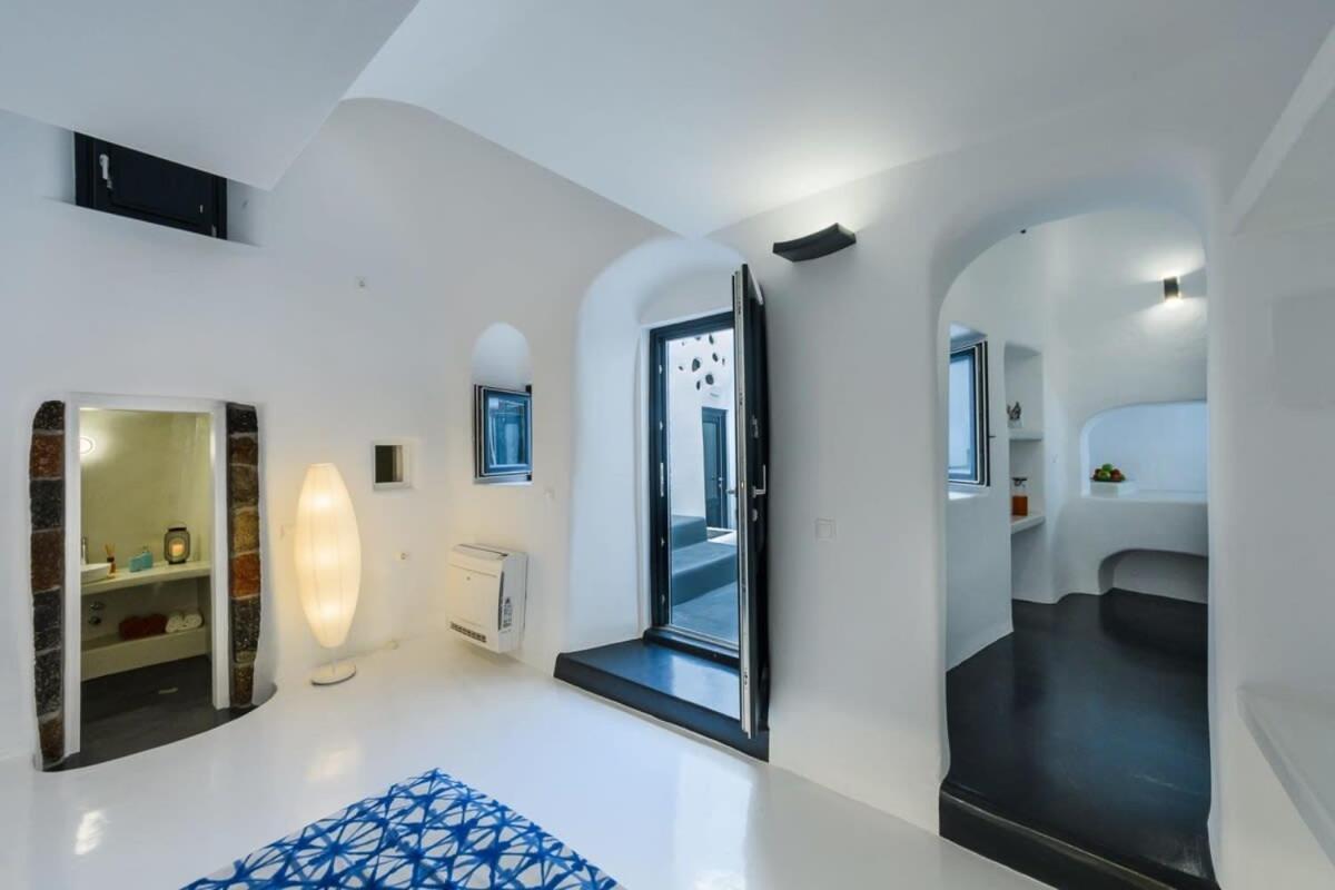 Апартаменти Santorini Traditional Apt With Private Hot Tub Фіра Екстер'єр фото