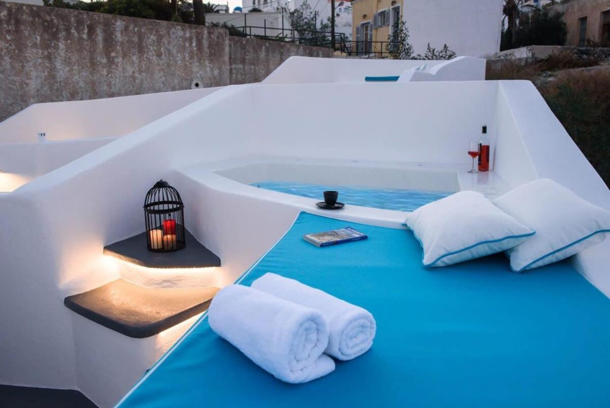 Апартаменти Santorini Traditional Apt With Private Hot Tub Фіра Екстер'єр фото